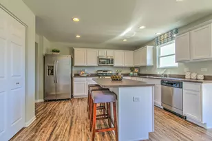 807 Vicki Ln, Oswego, IL 60543 - Photo 14