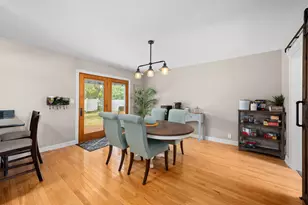 1301 Larson St, Sycamore, IL 60178 - Photo 4