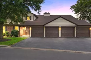 2169 Sunderland Ct, Naperville, IL 60565 - Photo 2