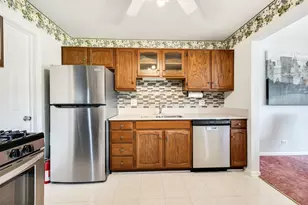 2169 Sunderland Ct, Naperville, IL 60565 - Photo 10