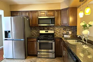 8113 Norwood Ct, Woodridge, IL 60517 - Photo 10
