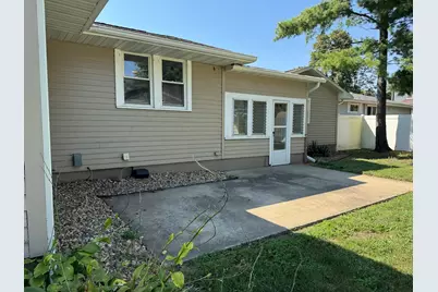 618 S Lott Boulevard, Gibson City, IL 60936 - Photo 38