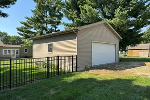 618 S Lott Blvd, Gibson City, IL 60936 - Photo 46
