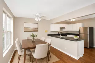 979 Symphony Dr, Aurora, IL 60504 - Photo 4