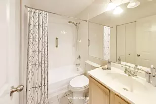 1328 W Fillmore St, Chicago, IL 60607 - Photo 22