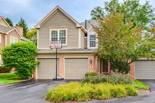 9 Ashford Ct, Lincolnshire, IL 60069 - Photo 1