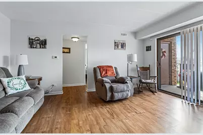 14035 Laramie Avenue #409, Crestwood, IL 60418 - Photo 4