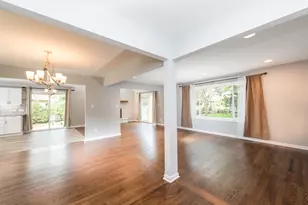 579 Phillips Cir, Antioch, IL 60002 - Photo 4