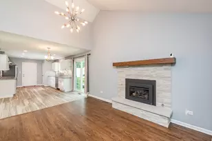 579 Phillips Cir, Antioch, IL 60002 - Photo 8
