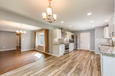 579 Phillips Circle, Antioch, IL 60002 - Photo 14
