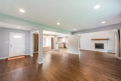 579 Phillips Circle, Antioch, IL 60002 - Photo 6