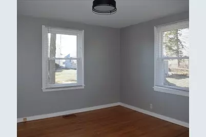 254 W Main Street, Carpentersville, IL 60110 - Photo 10