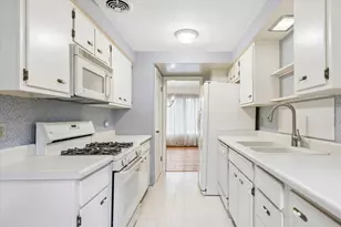 114 N Peartree Ln, Arlington Heights, IL 60004 - Photo 4