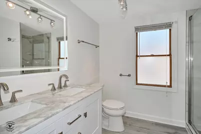 9521 S Sawyer Avenue, Evergreen Park, IL 60805 - Photo 20