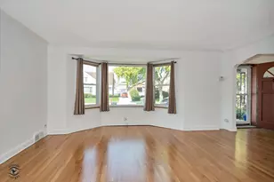 9521 S Sawyer Ave, Evergreen Park, IL 60805 - Photo 2