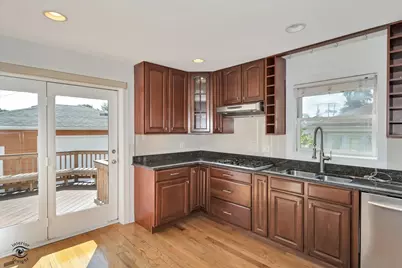 9521 S Sawyer Avenue, Evergreen Park, IL 60805 - Photo 8