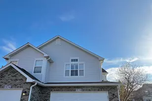 2936 Kentshire Cir, Naperville, IL 60564 - Photo 2