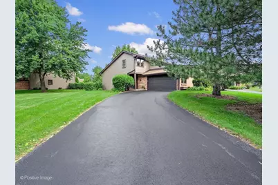 146 Indian Boundary Drive, Westmont, IL 60559 - Photo 2