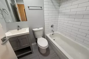 744 W Gordon Terrace, Chicago, IL 60613 - Photo 8