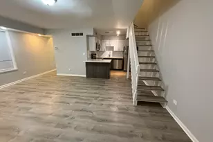 744 W Gordon Terrace, Chicago, IL 60613 - Photo 4