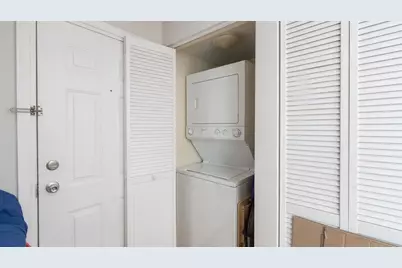 2046 W Touhy Avenue #2, Chicago, IL 60645 - Photo 10