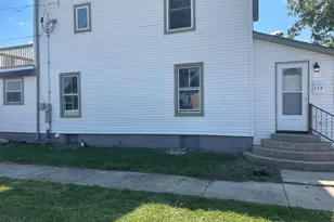 112 S Oak St, Manteno, IL 60950 - Photo 1