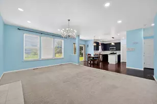 2743 Rourke Dr, Aurora, IL 60503 - Photo 8