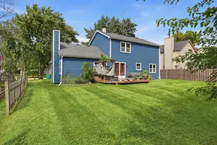 27W105 Walnut Dr, Winfield, IL 60190 - Photo 4