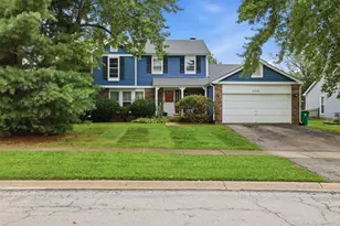 27W105 Walnut Dr, Winfield, IL 60190 - Photo 2