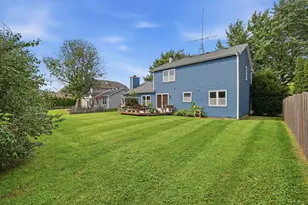 27W105 Walnut Dr, Winfield, IL 60190 - Photo 6