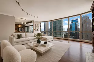 21 E Huron St, Chicago, IL 60611 - Photo 4