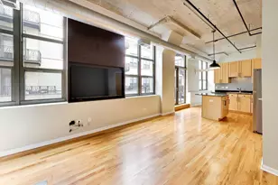 758 N Larrabee St, Chicago, IL 60654 - Photo 8