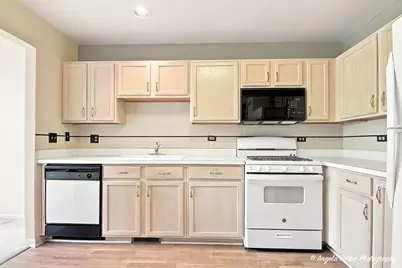 16 Cloverdale Court #16, Algonquin, IL 60102 - Photo 2