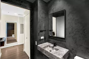 240 E Illinois St, Chicago, IL 60611 - Photo 14