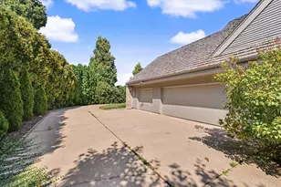 2007 Trout Valley Dr, Champaign, IL 61822 - Photo 56