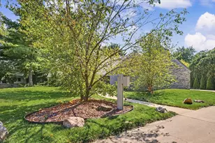 2007 Trout Valley Dr, Champaign, IL 61822 - Photo 4