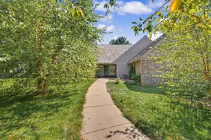 2007 Trout Valley Dr, Champaign, IL 61822 - Photo 2