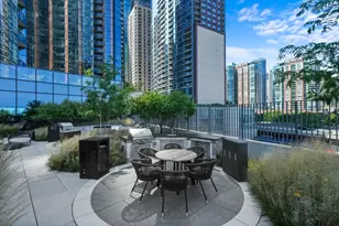 211 N Harbor Dr, Chicago, IL 60601 - Photo 26