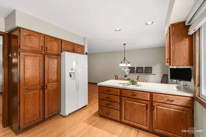 2S111 Lynn Court, Warrenville, IL 60555 - Photo 8