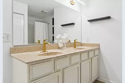 34W685 Roosevelt Avenue #B, Saint Charles, IL 60174 - Photo 14