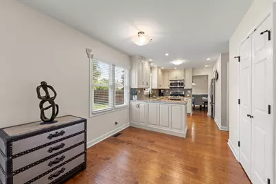 1608 Lois Ann Lane, Naperville, IL 60563 - Photo 8