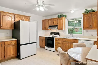 1015 Somerset, McHenry, IL 60050 - Photo 10