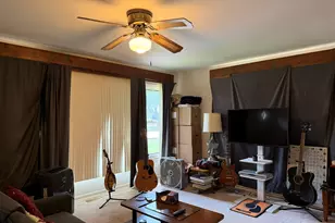 5507 Burwood Rd, Oakwood Hills, IL 60013 - Photo 4