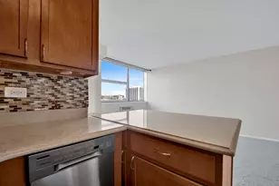3110 N Sheridan Rd, Chicago, IL 60657 - Photo 12