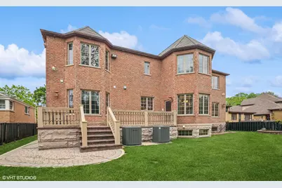 3832 W Chase Avenue, Lincolnwood, IL 60712 - Photo 2