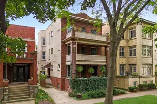1347 W Granville Ave, Chicago, IL 60660 - Photo 2