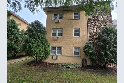 1819 W Touhy Avenue #4, Chicago, IL 60626 - Photo 2
