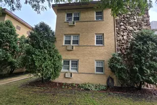 1819 W Touhy Ave, Chicago, IL 60626 - Photo 2