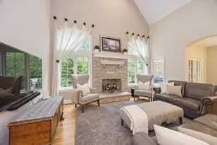 411 Skipping Stone Ln, Hinsdale, IL 60521 - Photo 2