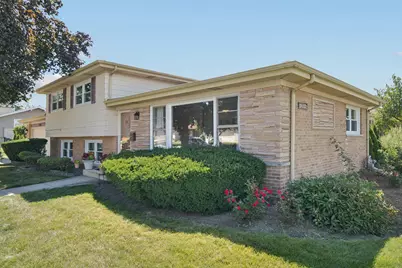 8157 N Root Court, Niles, IL 60714 - Photo 2
